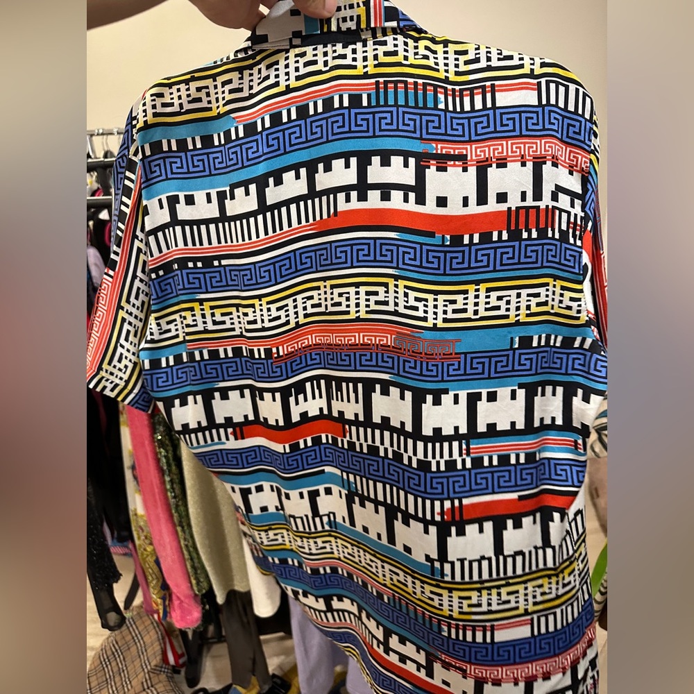 100% silk custom made shirt,great condition